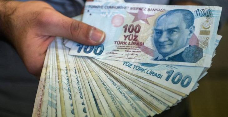 الليرة التركية في أضعف مستوى خلال عام