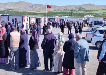 انتخابات تركيا.. إقبال كثيف على مراكز الاقتراع في مناطق الزلزال