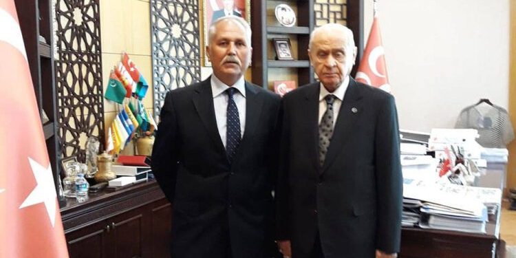 قيادي بحزب الحركة القومية يصر على التصويت مرتين