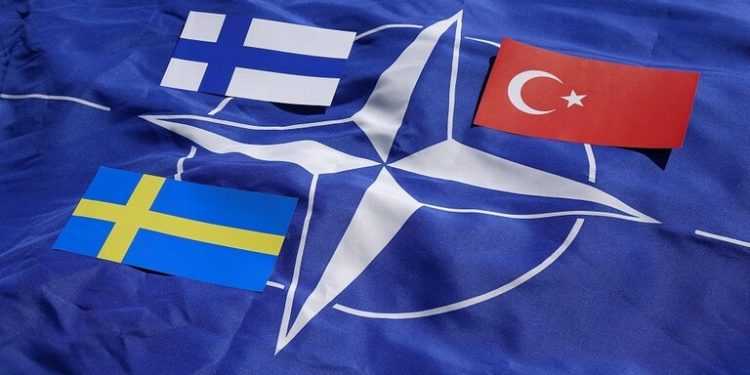 اجتماع ثلاثي حول انضمام السويد للناتو