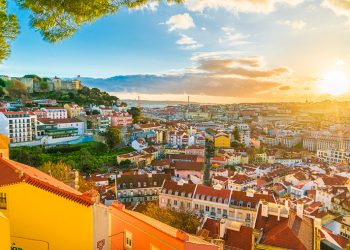 أتراك يبيعون منازلهم في إسطنبول لشراء أخرى في البرتغال