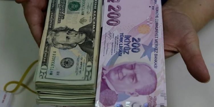 الدولار يواصل تعزيز مكاسبه أمام الليرة التركية