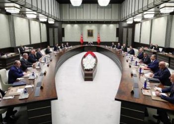 أردوغان يجتمع بمجلس الوزراء الجديد