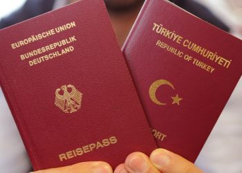 الأتراك يسابقون السوريين في الحصول على الجنسية الألمانية  