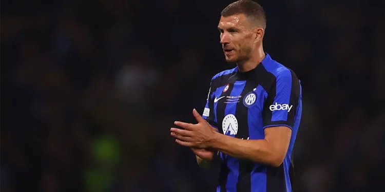 الهداف البوسني إدين دجيكو يصل إسطنبول للتوقيع مع فنربخشه