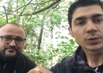 تركيان عالقان في جزيرة يونانية يطلبان حق اللجوء