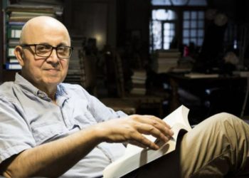 وفاة المؤرخ التركي الشهير ظافر توبراك