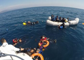 خفر السواحل التركي يتهم اليونان بصد المهاجرين