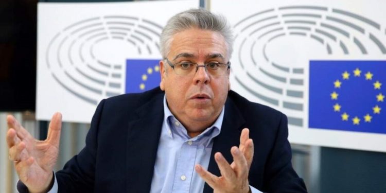 مقرر البرلمان الأوروبي يطالب تركيا بعدم تصنيف المعارضين إرهابيين