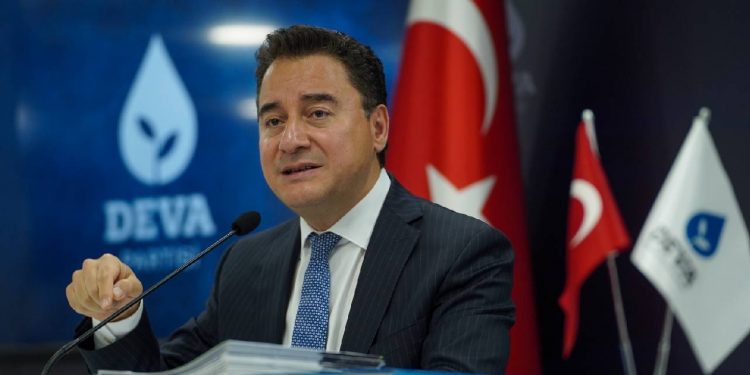 باباجان يطالب بالكشف عن ضمانات الحكومة للاقتراض من الخليج