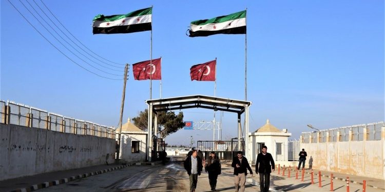 حملة ترحيل لسوريين وعراقيّين من تركيا إلى سورية