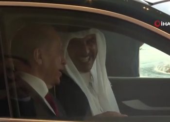 أردوغان يهدي أمير قطر سيارة “توغ” التركية