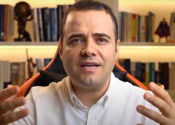 اقتصادي تركي يحذر من فرض “ضريبة” على المنازل