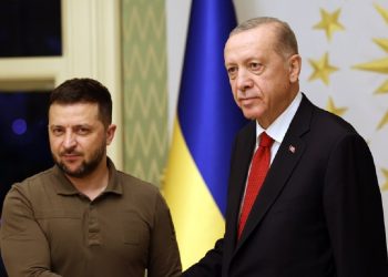 رئيس أوكرانيا في ضيافة أردوغان