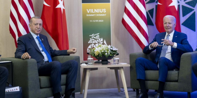 هل عرض بايدن على أردوغان قرضًا من صندوق النقد الدولي؟