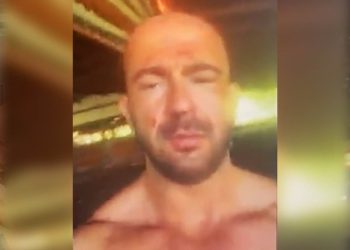 فيديو.. رجل يقتل طليقته التركية خلال بث مباشر