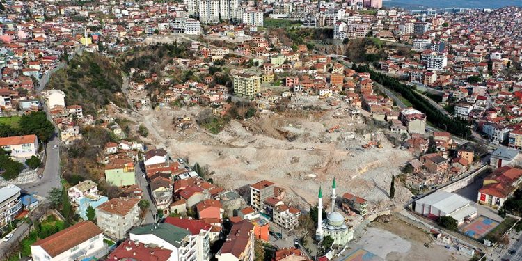 200 ألف مبنى عالي الخطورة في إسطنبول