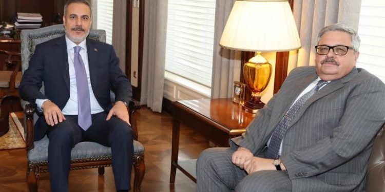 السفير الروسي أليكسي يلتقي وزير خارجية تركيا بعد حادث السفينة