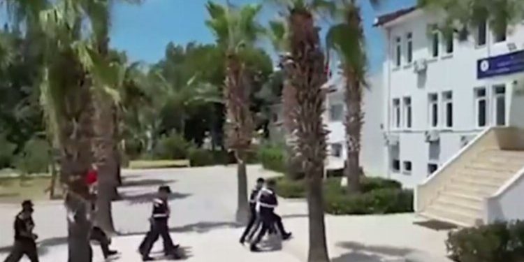 تركيا تعلن ضبط 39 من مهربي المهاجرين