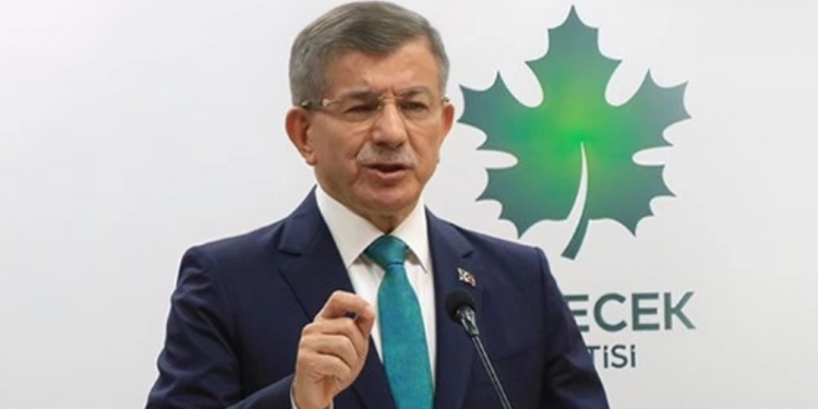 داود أوغلو: حزب المستقبل سيخوض الانتخابات البلدية دون تحالفات