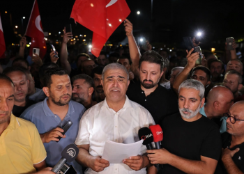 سائقو التاكسي في إسطنبول يطالبون برفع التسعيرة 100%