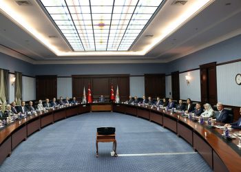 أردوغان يقيل 21 رئيس مقاطعة قبل الانتخابات البلدية