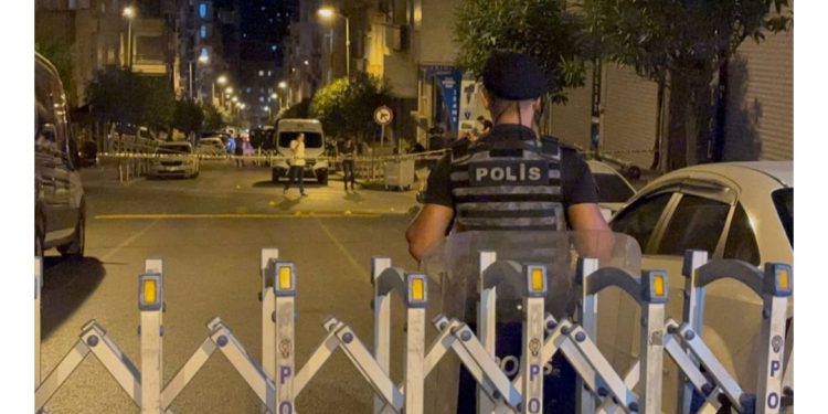 قتيلان و4 جرحى باشتباك في قلب إسطنبول