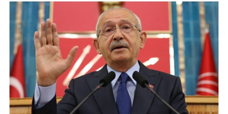 تركيا.. استدعاء زعيم حزب الشعب الجمهوري