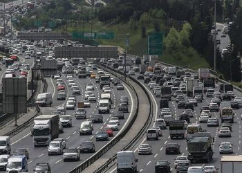 ازدحام مروري باليوم الأول من الدراسة في إسطنبول