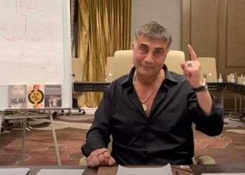 سادات بكر يخضع لعملية جراحية في الإمارات