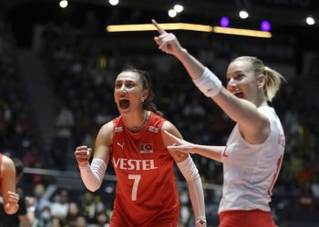 منتخب تركيا لكرة الطائرة سيدات يتأهل لأولمبياد باريس