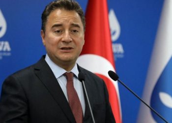 باباجان يعلن خوض حزبه الانتخابات البلدية دون تحالفات