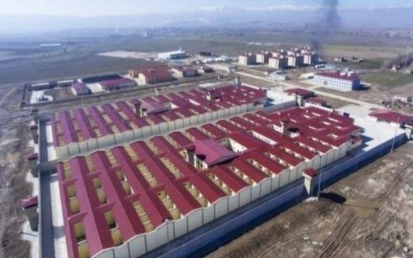 تركيا تجهز لافتتاح 12 سجنًا جديدًا في 2024
