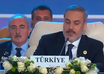 وزير خارجية تركيا يقترح من مصر نظام الأطراف الضامنة للفلسطينيين والإسرائيليين