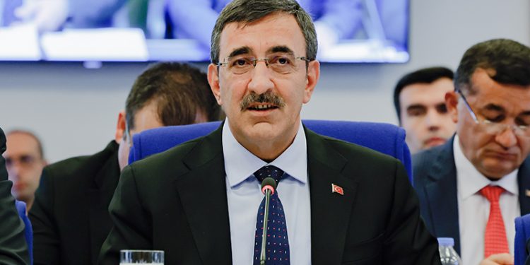 نائب أردوغان: نشجع السوريين على العودة الطوعية