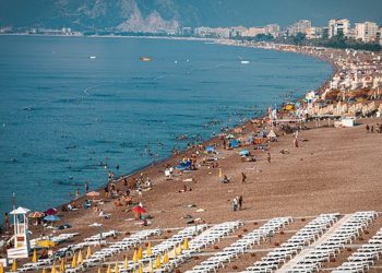 عائدات السياحة في تركيا ترتفع 13٪ 