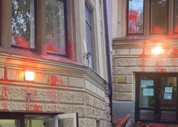 سفارة تركيا في فنلندا تتعرض لهجوم