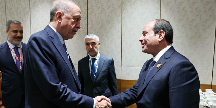 أردوغان يبلغ السيسي معارضته تهجيير الفلسطينيين