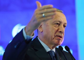 أردوغان: الغرب ينام ويستيقظ ولا يهاجم إلا “حماس”