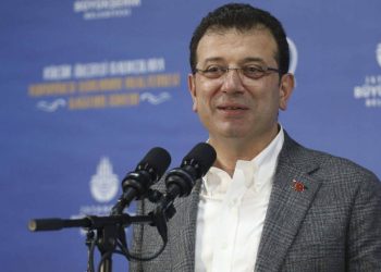 إمام أوغلو: علينا الفوز في الانتخابات البلدية بنجاح يفوق عام 2019