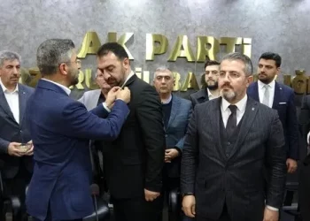 800 عضو يستقيلون من حزب باباجان وينضمون لحزب أردوغان