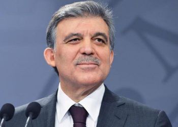 عبد الله جول يعلق على الخلاف بين المحكمة الدستورية والمحكمة العليا