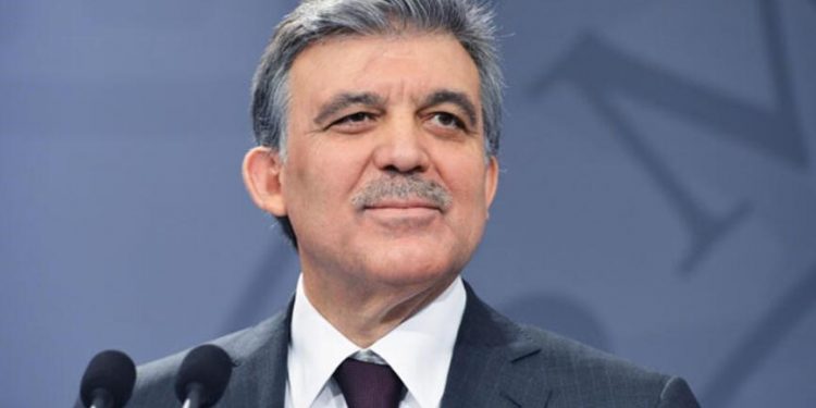 عبد الله جول يعلق على الخلاف بين المحكمة الدستورية والمحكمة العليا