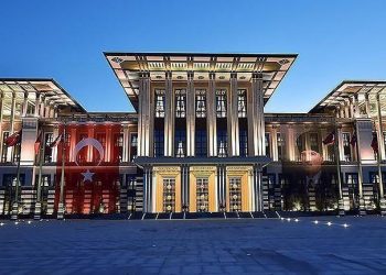 برلماني: قصر أردوغان ينفق 1.4 مليون ليرة في الساعة