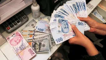 تركيا.. انكماش الودائع المؤمنة ضد تقلبات الدولار