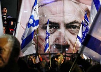 استطلاع رأي: أكثر من ثلثي الإسرائيليين يرغبون في رحيل نتنياهو