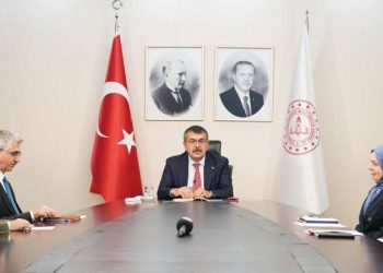 تركيا.. وزارة التعليم تدفع 55 مليون ليرة نظير استئجار مركبات