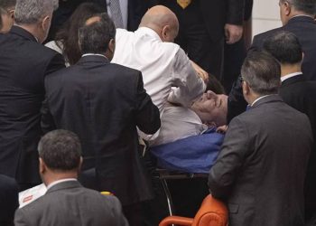 وفاة نائب تركي إثر أزمة قلبية في البرلمان