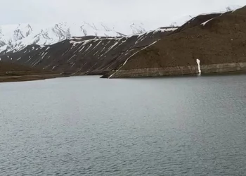 تركيا.. جثة طفل في بحيرة سد هكاري