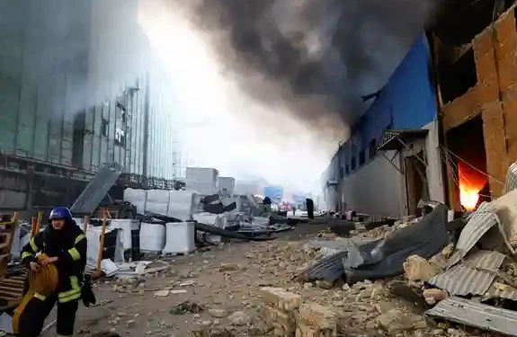 أوكرانيا: روسيا نفذت هجمات عنيفة باستخدام 158 سلاحا جويا